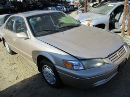 1997 TOYOTA CAMRY LE GOLD 2.2L AT Z15997